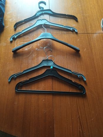 Lot de 5 ceintre bon état 1.80