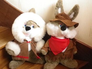 COUPLE DE PELUCHES LAPINS