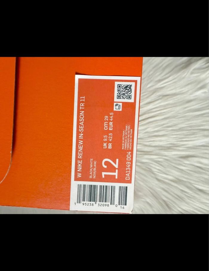 Baskets Nike Renew In-Season TR 11 – Taille 44,5 – noir/blanc – Neuf avec étiquette - photo numéro 15