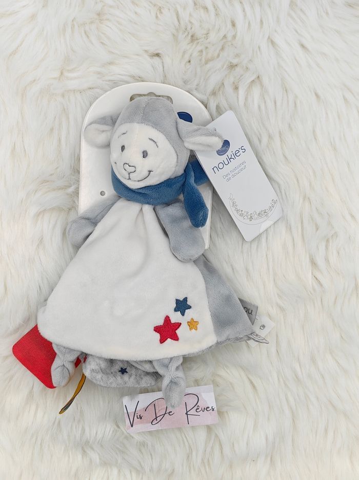 Doudou plat Mouton Guss & Victor gris bleu blanc Noukie's - photo numéro 1