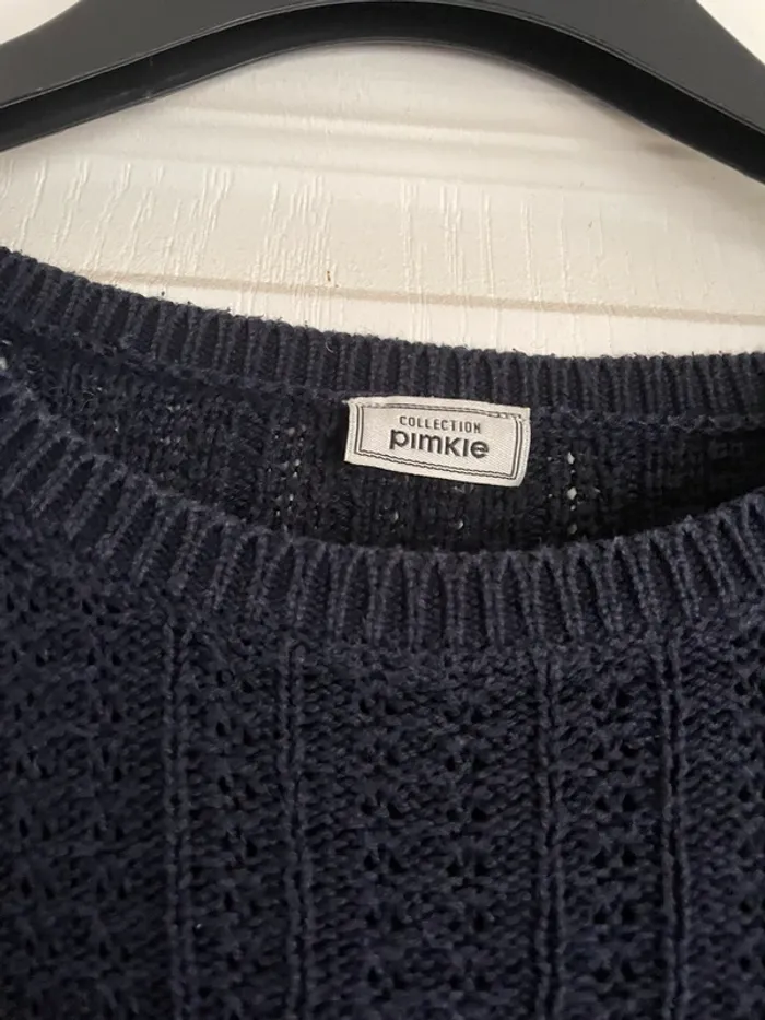 Pull en maille bleu marine - photo numéro 2