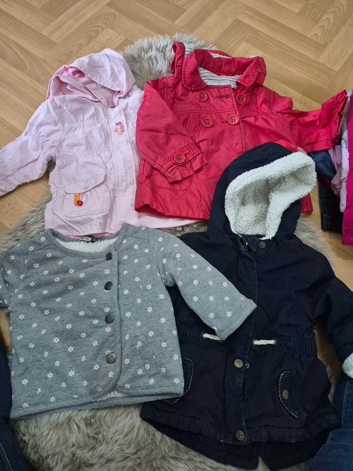 Lot 18 vêtements filles - 9 mois - photo numéro 3