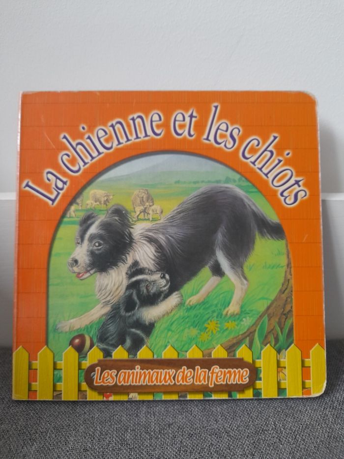 Livre cartonné 2002 : Les animaux de la ferme, La chienne et les chiots
