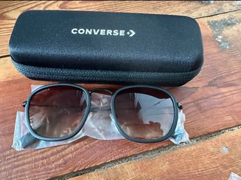 NEUF De Rigo paire de lunettes de soleil Converse all stars étui noires rétro vintage