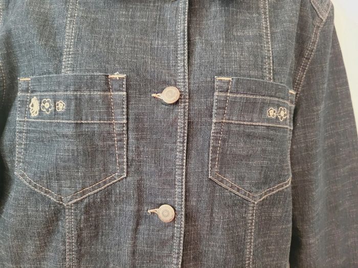 Veste Blazer tissu léger style jeans denim Armand Thiery bleu broderies fleurs - photo numéro 5