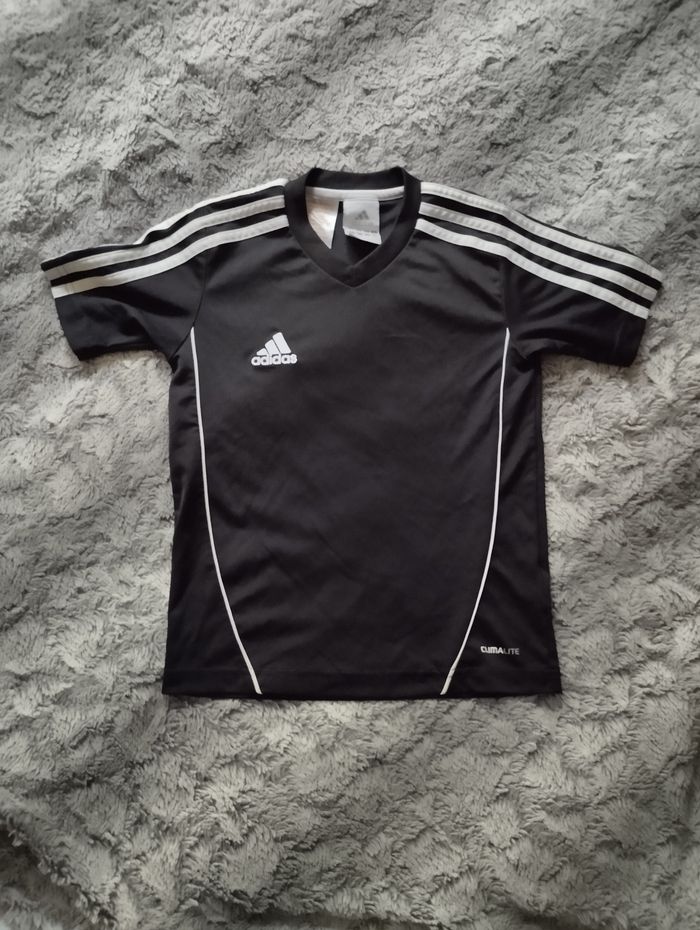 T-shirt Adidas taille 6ans