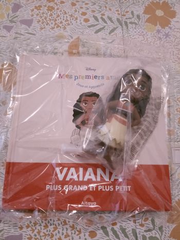 Livre Disney mes premiers Amis inclus la figurine 