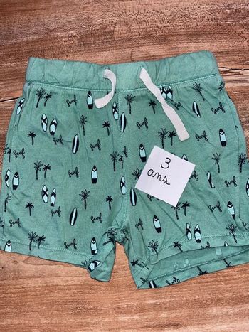 Short 3 ans