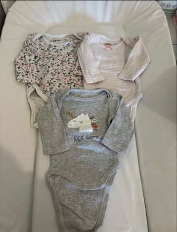 Lot de body 1 mois 