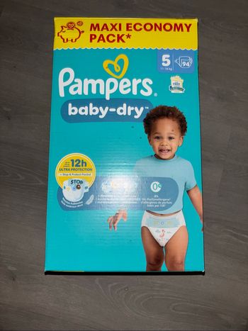 Couches Pampers baby-dry taille 5 94 couches