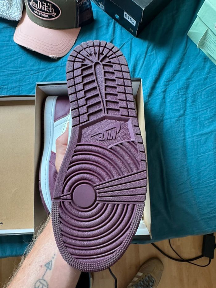 Air Jordan 1 Retro High OG Bordeaux – Taille 41 – Neuve avec boîte - photo numéro 9