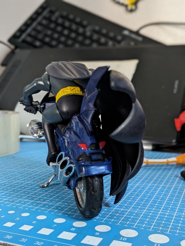 Corgi - DC Comics : Batman sur son Batcycle (2000) - photo numéro 5