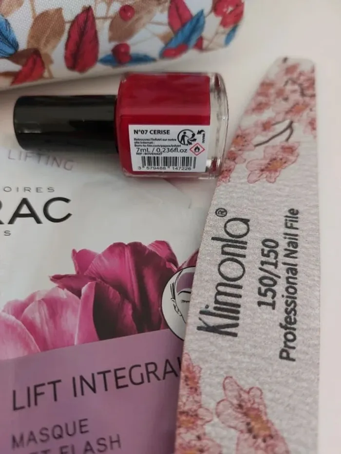 Trousse garnie produits de beauté - photo numéro 3
