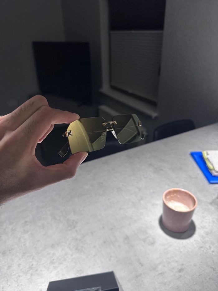 Lunette de soleil Fendi - photo numéro 2