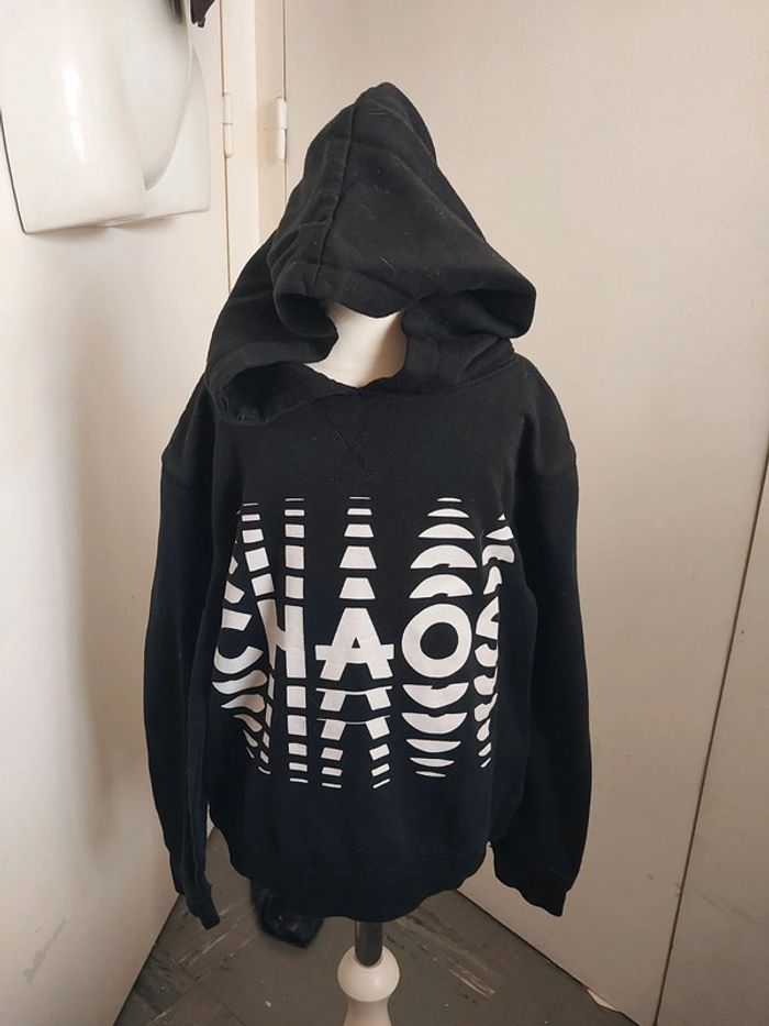 Sweat à capuche noir taille 8-9 ans