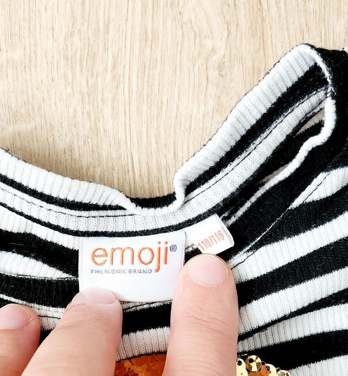 T-shirt manches longues fille blanc et noir rayé taille 5/6 ans emoji 🤪 taille - photo numéro 3