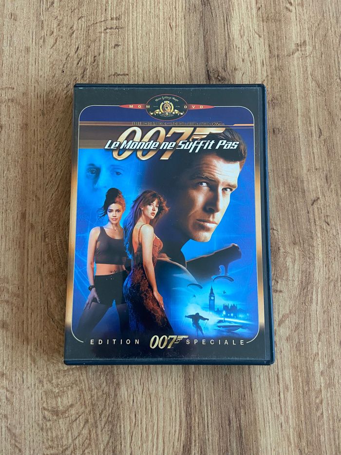 DVD James Bond 007 Le Monde ne suffit pas Édition spéciale - photo numéro 1