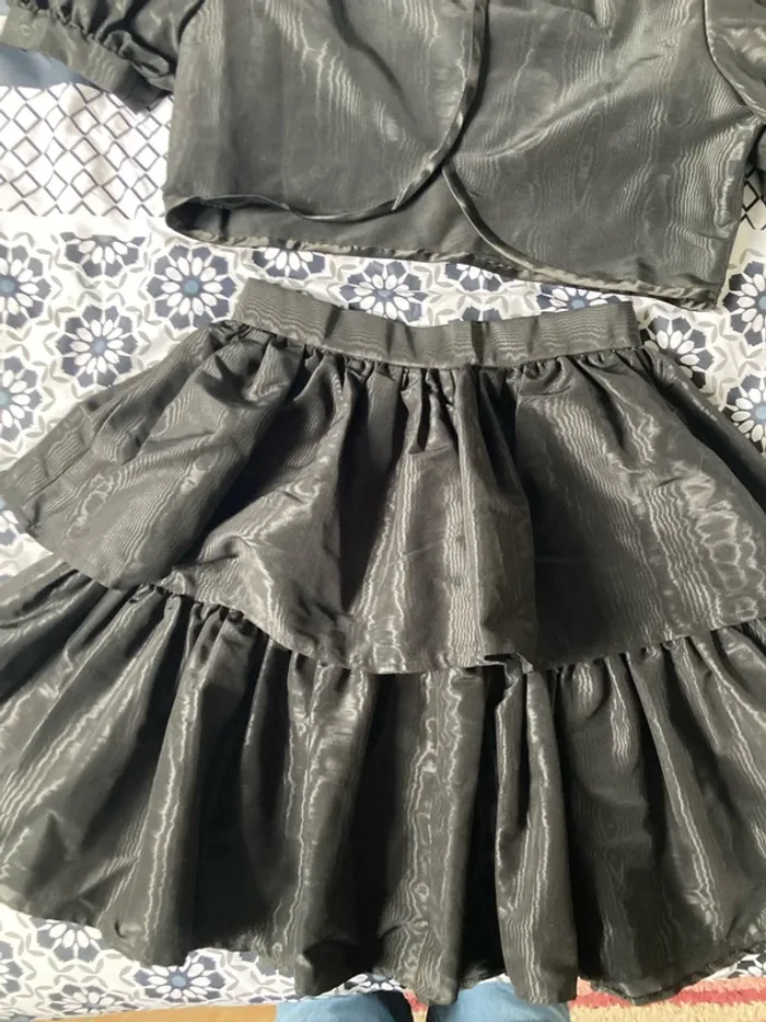 Ensemble: gilet et jupe - photo numéro 3