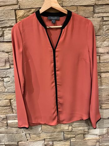 Très jolie blouse fluide taille 38 neuve