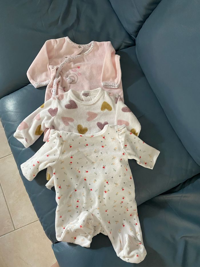 Lot bébé 1 mois fille - photo numéro 2