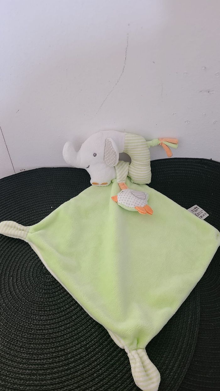DOUDOU ELEPHANT GEMO VERT ANIS CLAIR RAYE POUSSIN OISEAU - photo numéro 3