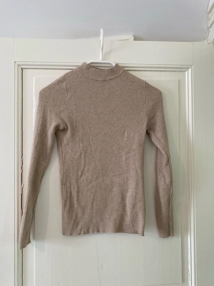 Pull / t-shirt manches longues côtelé beige