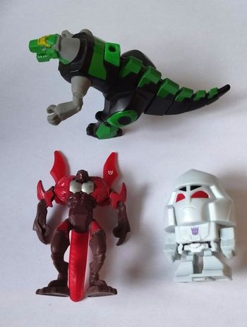 3 figurines robots Transformers Bakugan