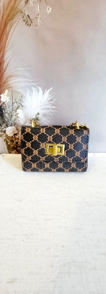 Mini sac à main chic imprimé camel et doré – Chaîne dorée élégante