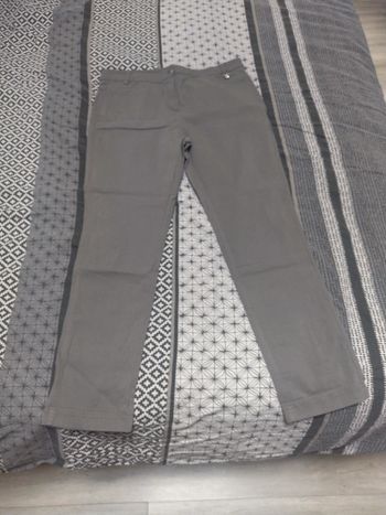 Pantalon gris taille 44