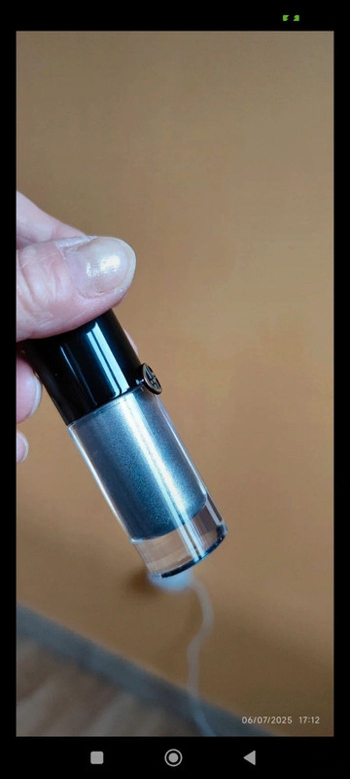 Giorgio Armani Eye Tint Chrome Liquid Eyeshadow Teinte Aurore 06 - photo numéro 3