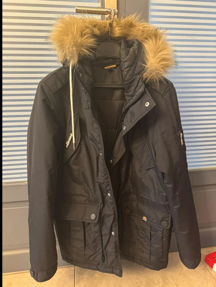 Parka Ellesse taille S neuf