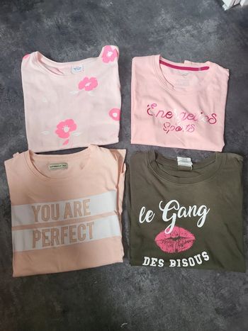 Lot 4 t-shirts fille 10 ans très bon état