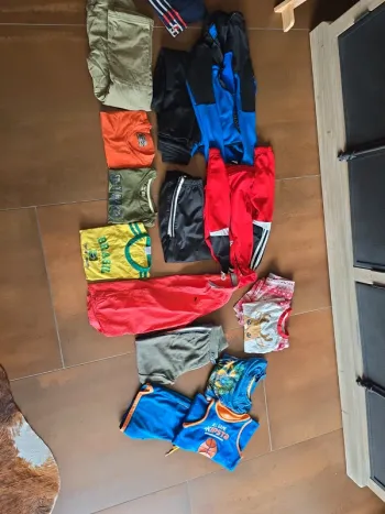 Lot vêtements 8 ans