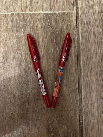 Lot de 2 stylos frixion rouge