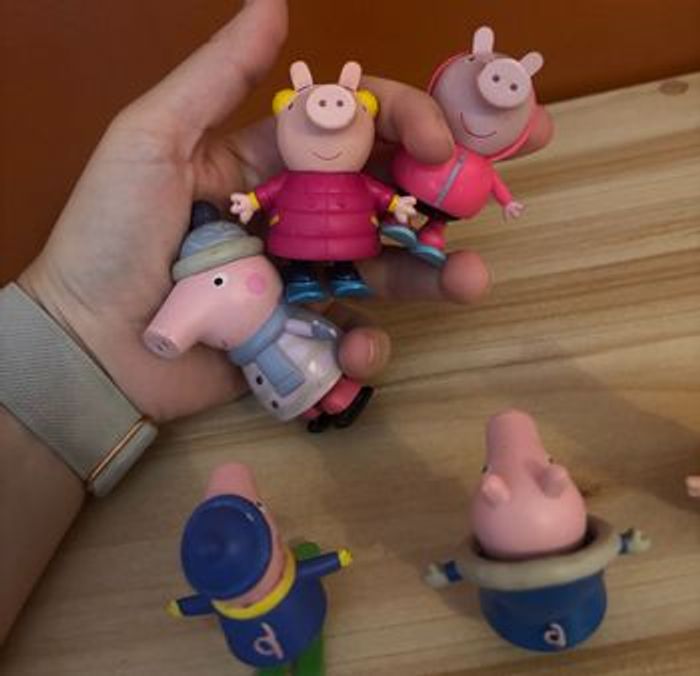 Peppa pig et Georges en hiver - photo numéro 8