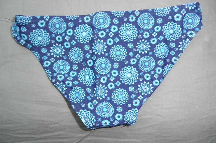 Maillot de bains 2 pièces Fille, La Redoute, taille 4 ans - photo numéro 2