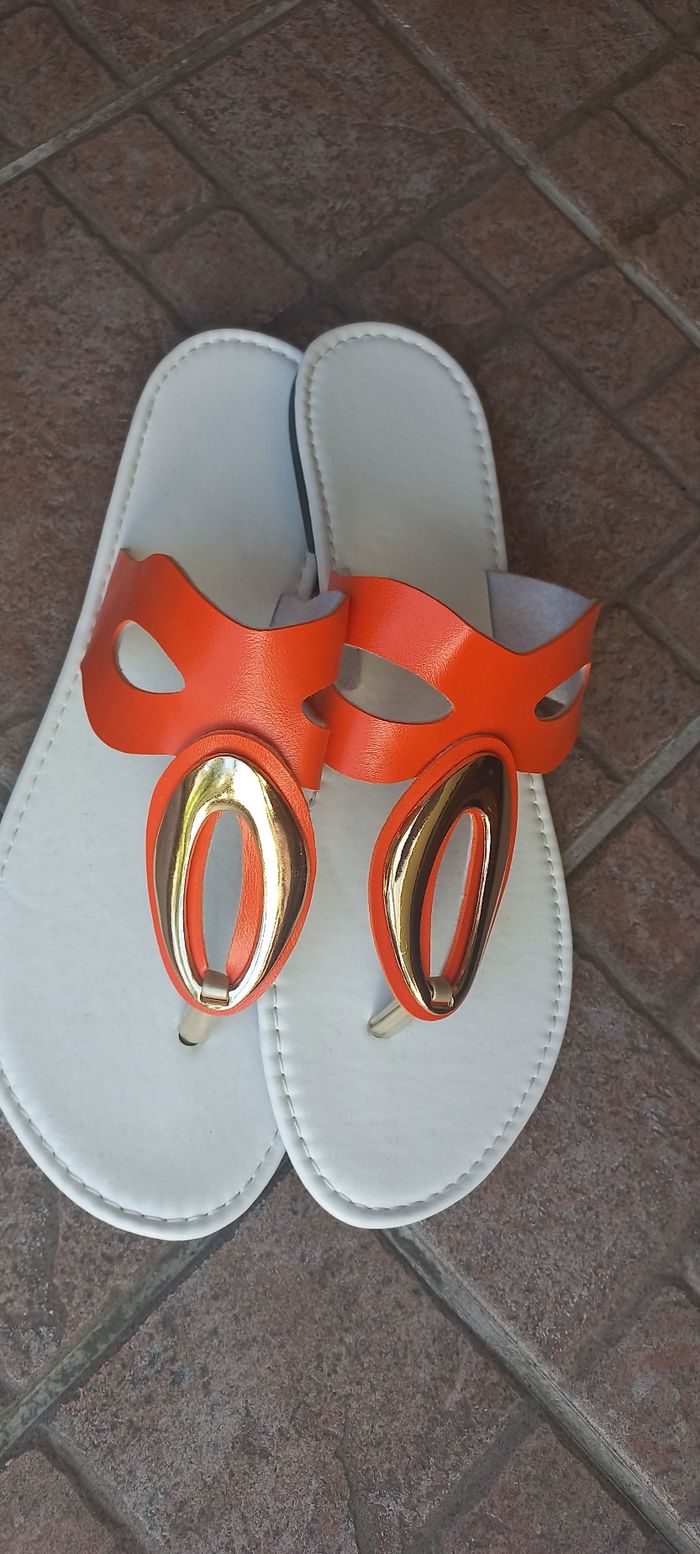 Claquettes  orange et doré - photo numéro 4