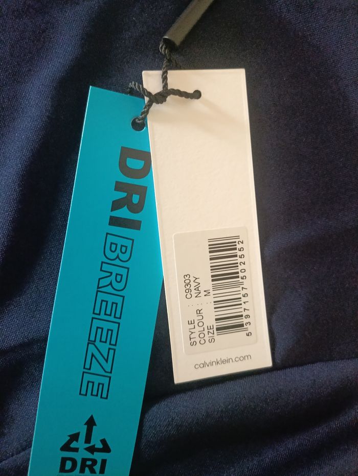 Tee-shirt calvin klein - photo numéro 3