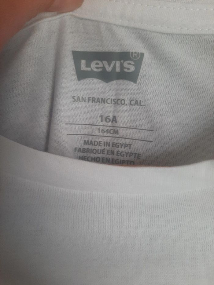 T shirt levi's bien lire le descriptif 👉 - photo numéro 2