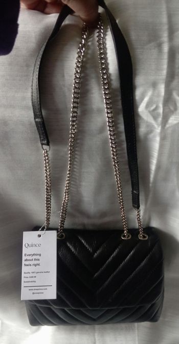 Magnifique Sac Neuf couleur Taupe Rose bandoulière transformable matelassé en cuir italien valeur 399$ soldé a 170$