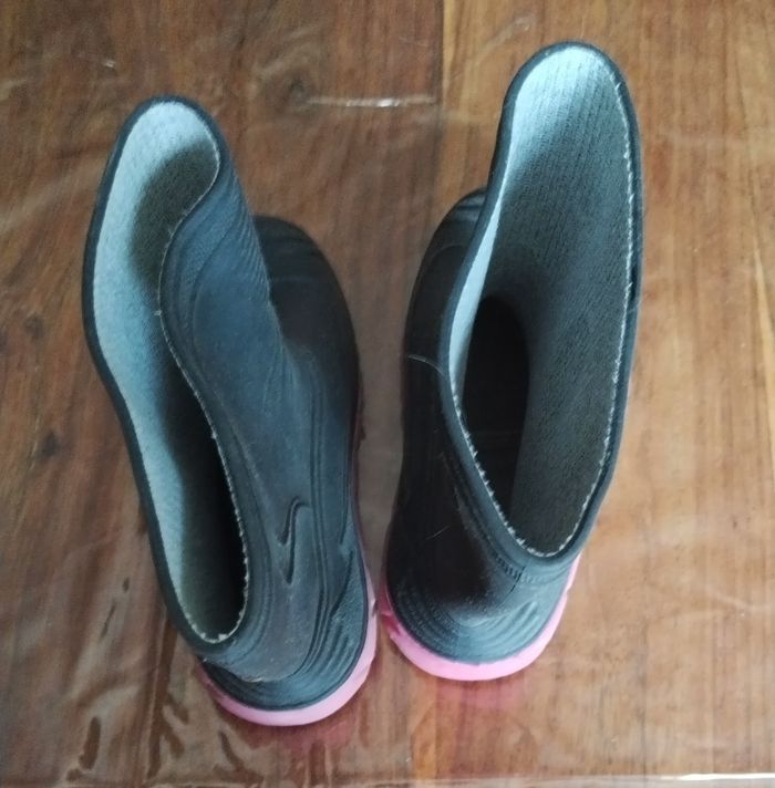 Bottes en caoutchouc taille 26-27 - photo numéro 2