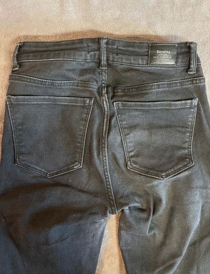 jean skinny noir, taille haute, T38, Bershka 🖤 - photo numéro 5