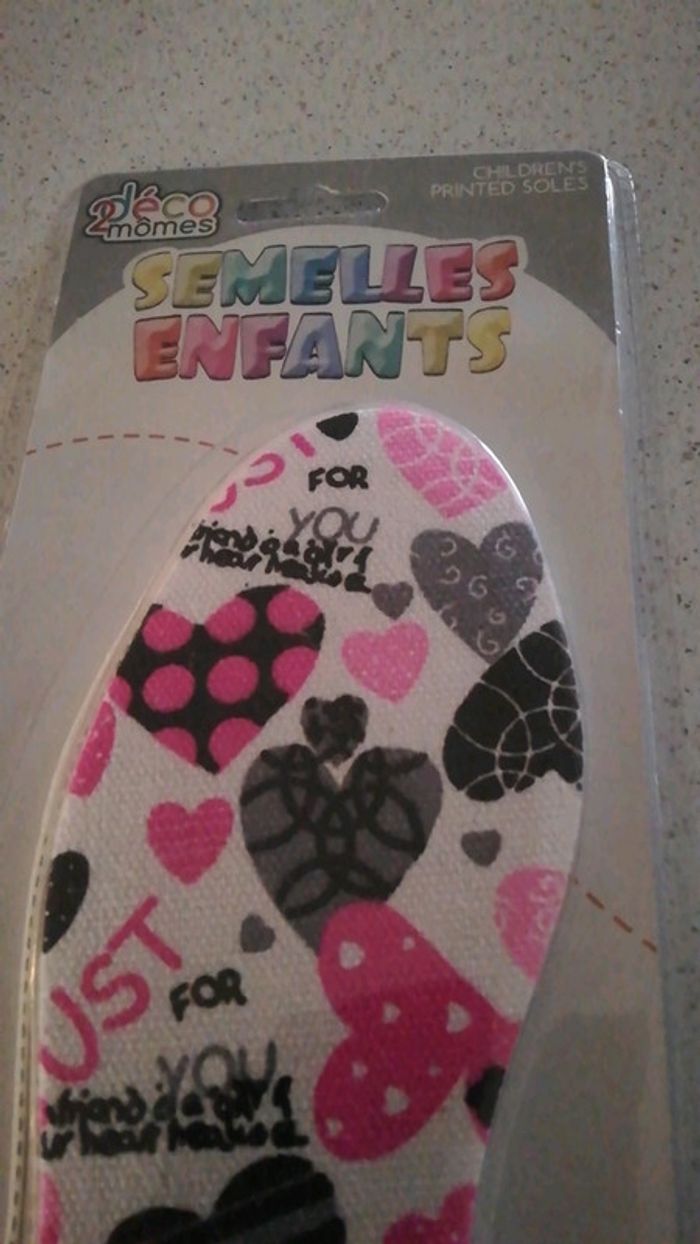 Semelles enfant neuf - photo numéro 2