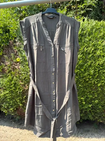 Robe kaki avec ceinture – Marque New Look