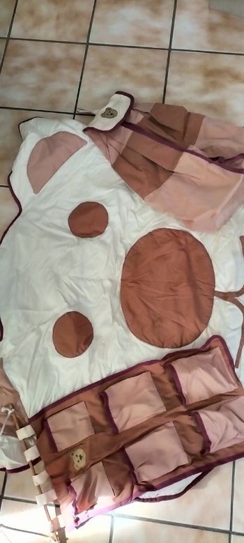 Tapis, pochettes de rangement, range couches et mobile. Fait main