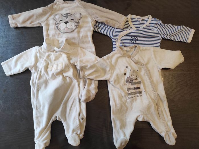 Lot vêtements bébé jusqu'à 1 mois ou 54 cm - photo numéro 6