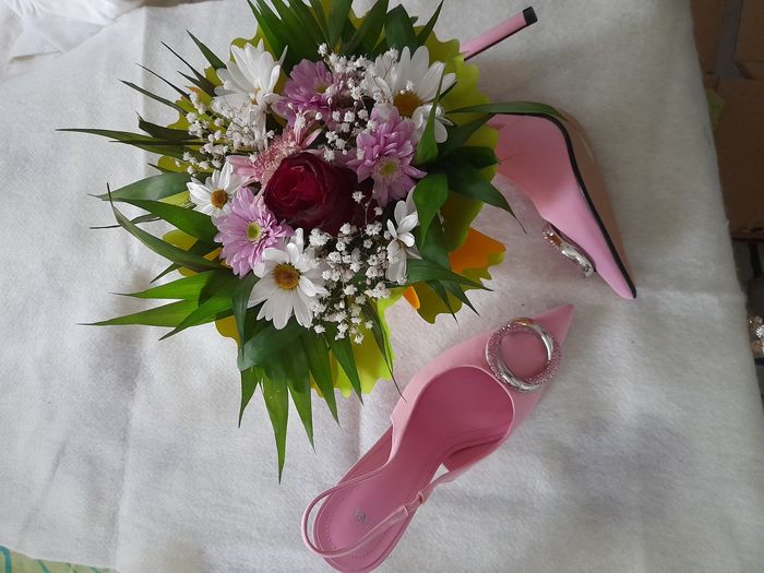 Chaussure rose  avec une boucle jamais porté - photo numéro 4