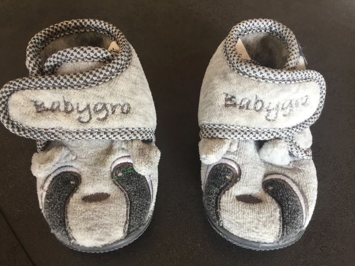 Chaussons taille 19