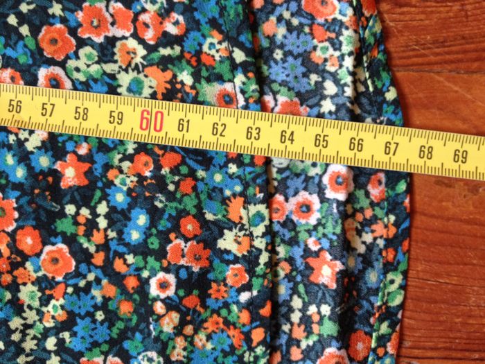Blouse fluide motifs fleurs - manches longues - taille M - look féminin - photo numéro 5