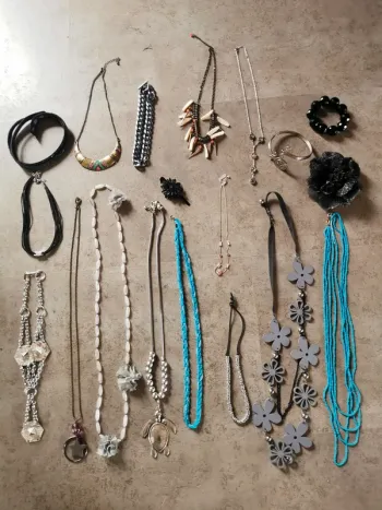 Gros lot bijoux fantaisie femme